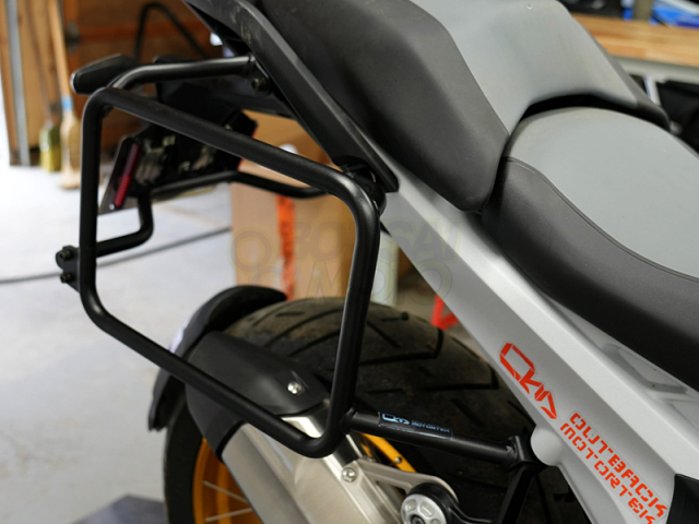 R1300GS パニアラック アウトバックモーターテック