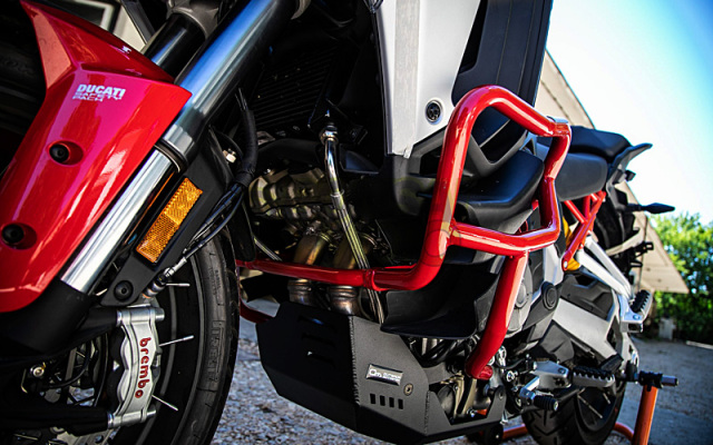DUCATI ムルティストラーダ用 クラッシュバー アウトバックモーターテック