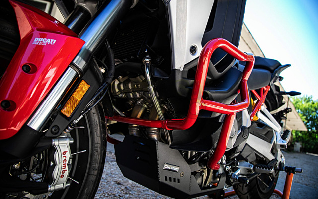 DUCATI ムルティストラーダ用 スキッドプレート アウトバックモーターテック
