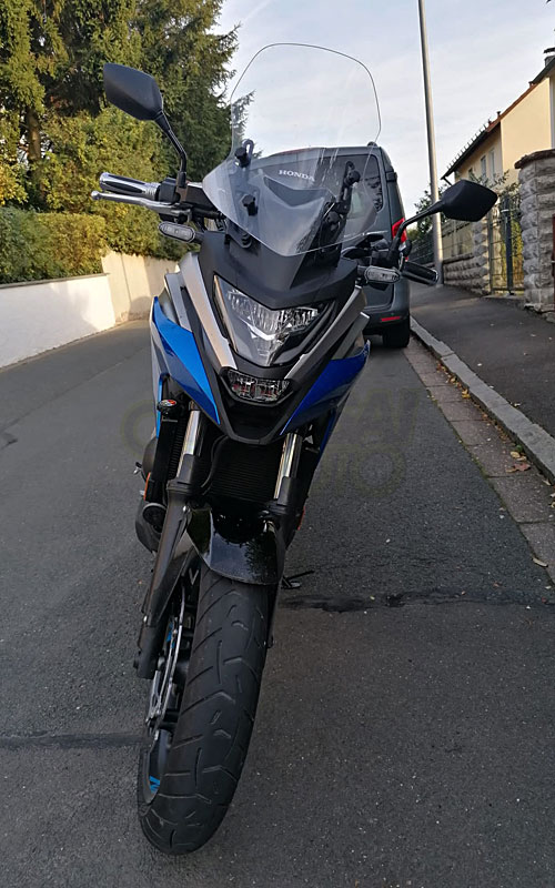 D1192S ウインドスクリーン Honda NC750× 21 ライトスモーク dim. H×W 48 × 43 cm 1個 GIVI (ジビ)  【通販モノタロウ】