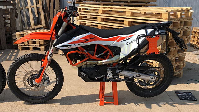 KTM 690ED-R用 パニアラック ver.2 アウトバックモーターテック
