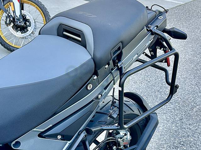 パニアラック　アウトバックモーターテック