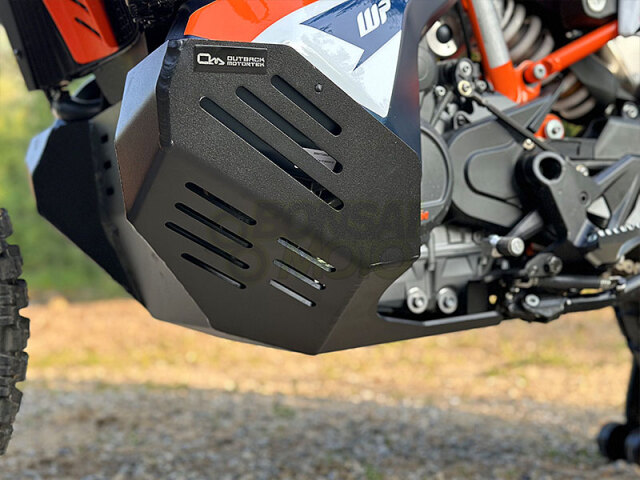 KTM 890/790 Adventure スキッドプレート アウトバックモーターテック
