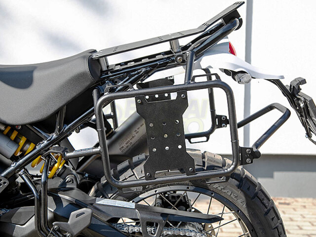 DUCATI DesertX パニアラック OUTBACKmotortek
