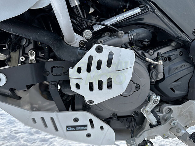 デザートX　ウォーターポンプガード　アウトバックモーターテック