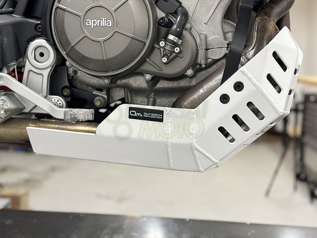 Tuareg660 スキッドプレート アウトバックモーターテック