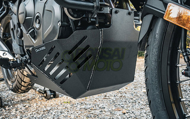 XL750 トランザルプ　スキッドプレート　アウトバックモーターテック