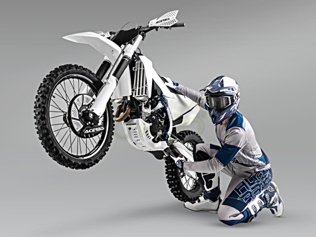 スキッドプレート　アチェルビス