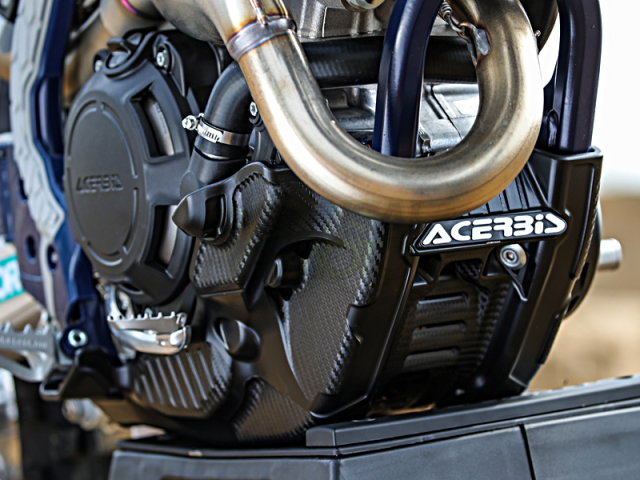 スキッドプレート　アチェルビス