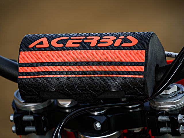 バーパッド　アチェルビス