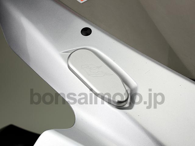 SUZUKI GSX-R600/750 (06-10) GSX-R1000 (05-08) ミラーエリミネーター（ミラーブロックオフ）全5色 DRIVEN