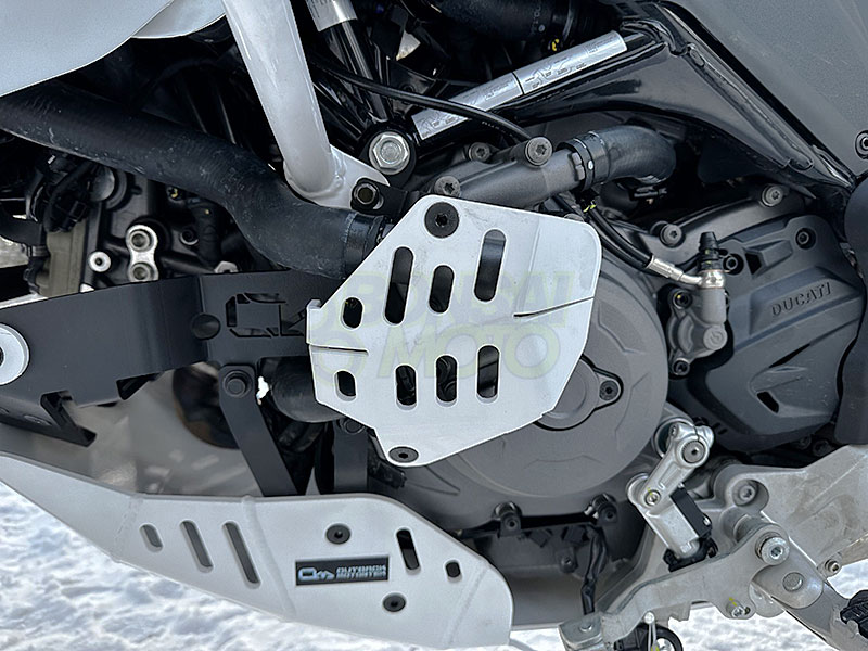 デザートX　ウォーターポンプガード　アウトバックモーターテック