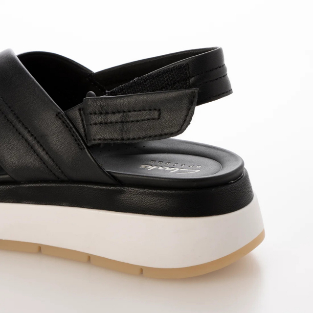 Clarks クロスストラップレザーサンダル Torford Cross / トーフォードクロス （ブラウンレザー