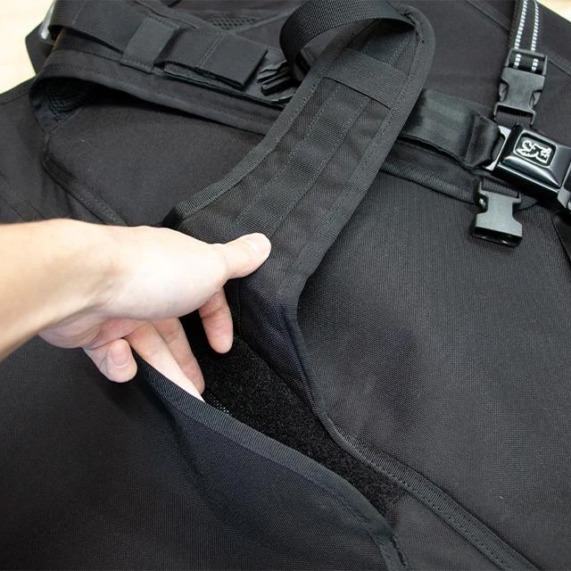 クローム メッセンジャーバッグ ベルリン CHROME BERLIN BLACK/BLACK 防水(WEATHER PROOF) 大容量 BACK PACKS BG113BKBK