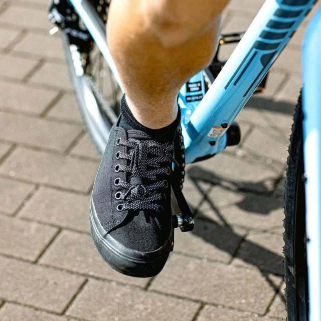 【SALE】 クローム クルスク AW CHROME KURSK AW BLACK/GUM メンズ スニーカー FW173BKGU