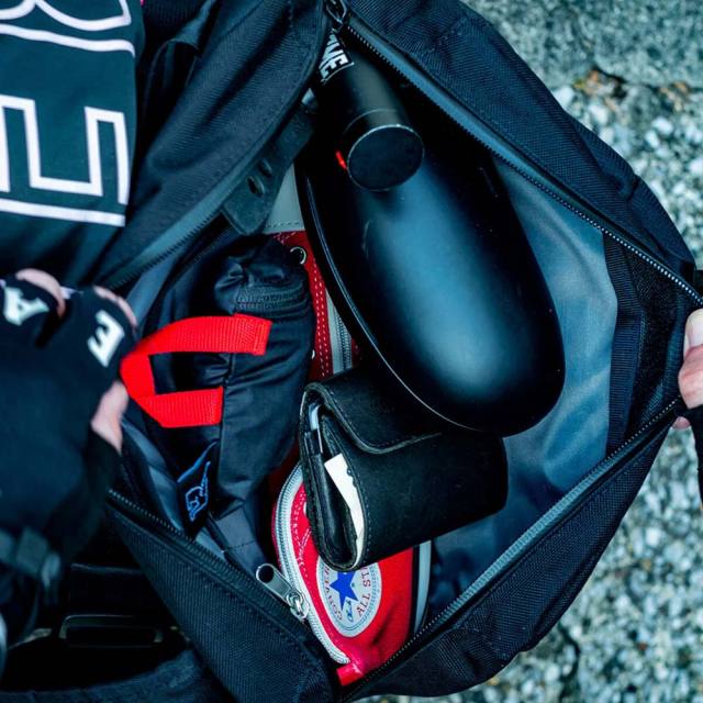 クローム ミニカデットスリングバッグ CHROME MINI KADET SLING BAG