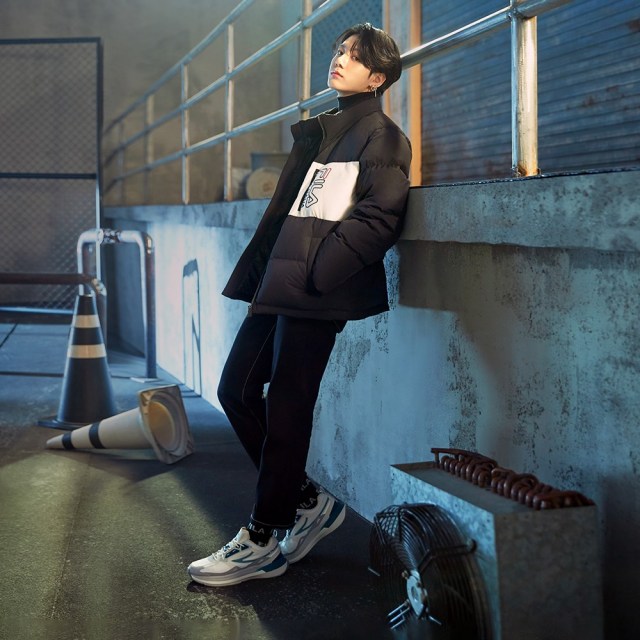 フィラ カーブレット Fila Curvelet メンズ レディース スニーカー Bts着用 カレンダープレゼント F79 0925