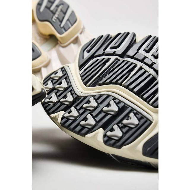 MIZUNOミズノWAVERIDER10D1GA243104