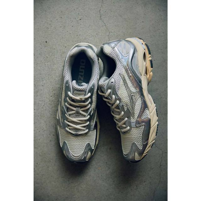 MIZUNOミズノWAVERIDER10D1GA243104
