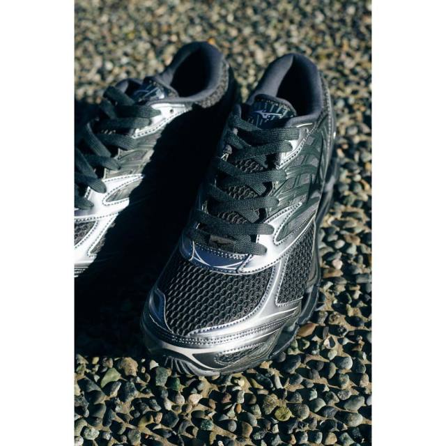 ミズノ MIZUNO WAVE PROPHECY LS ブラック×ブラック×メタリック