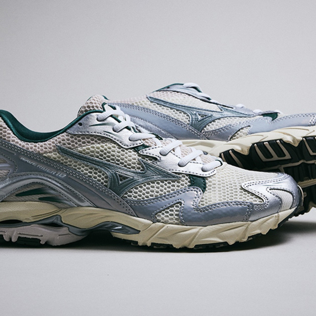 MIZUNOミズノWAVERIDER10D1GA243107