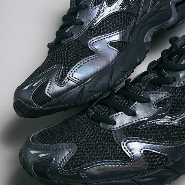 MIZUNOミズノWAVERIDER10D1GA243108