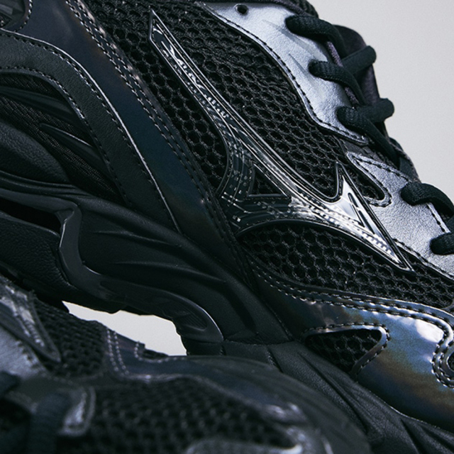 MIZUNOミズノWAVERIDER10D1GA243108