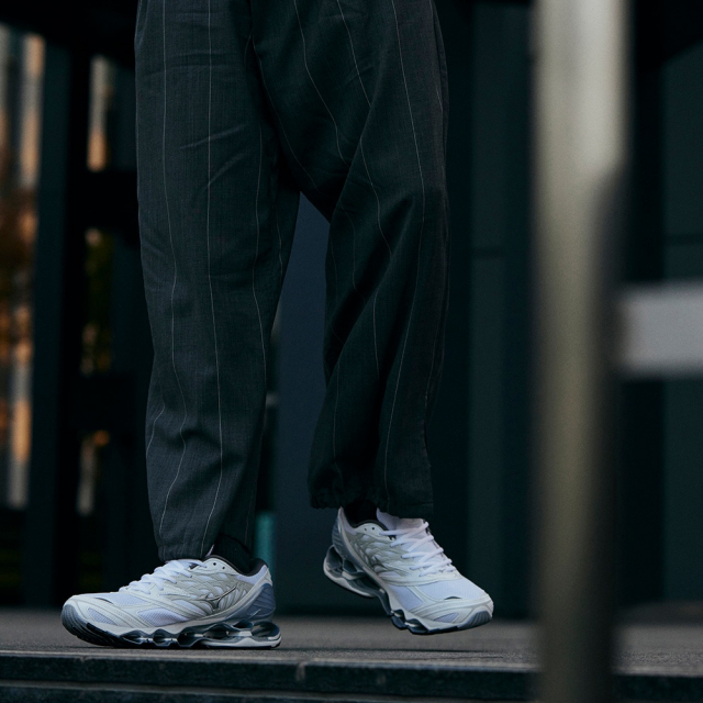 ミズノ MIZUNO WAVE PROPHECY LS ホワイト×シルバー メンズ