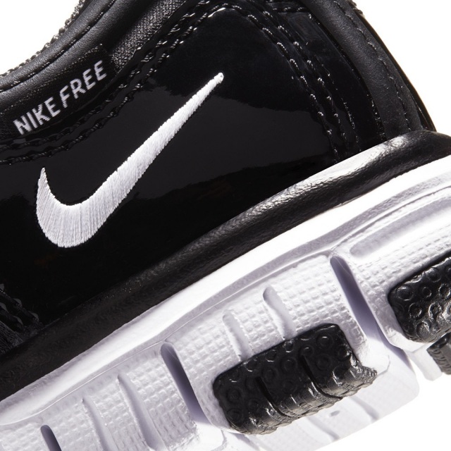 ナイキ ダイナモ フリー Ps Nike Dynamo Free Ps アンスラサイト ホワイト ブラック キッズ スニーカー 013