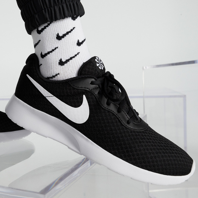 ナイキ ウィメンズ タンジュン Nike Wmns Tanjun Black White Barely Volt Black レディース スニーカー Dj6257 004