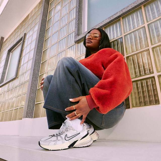 ナイキ ウィメンズ V2K ラン NIKE WMNS V2K RUN サミットホワイト  