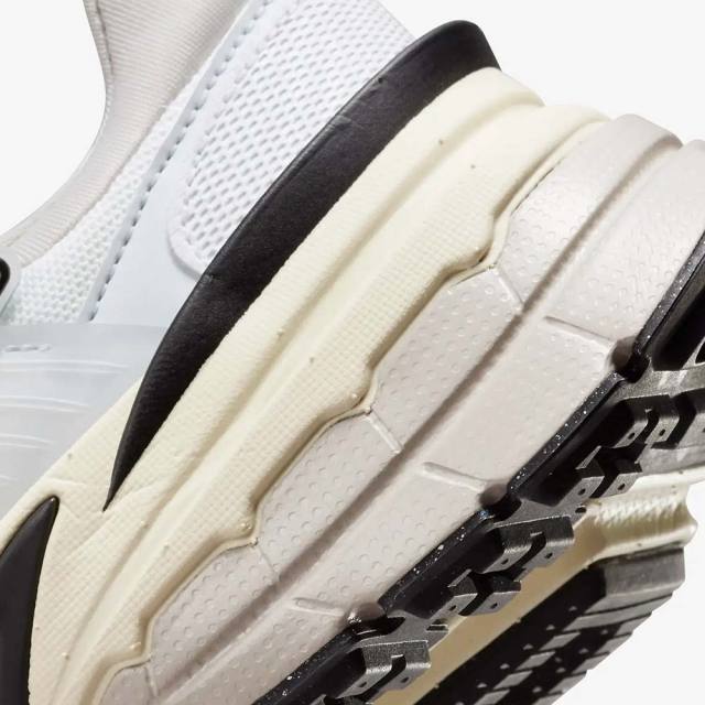 ナイキ ウィメンズ V2K ラン NIKE WMNS V2K RUN サミットホワイト 