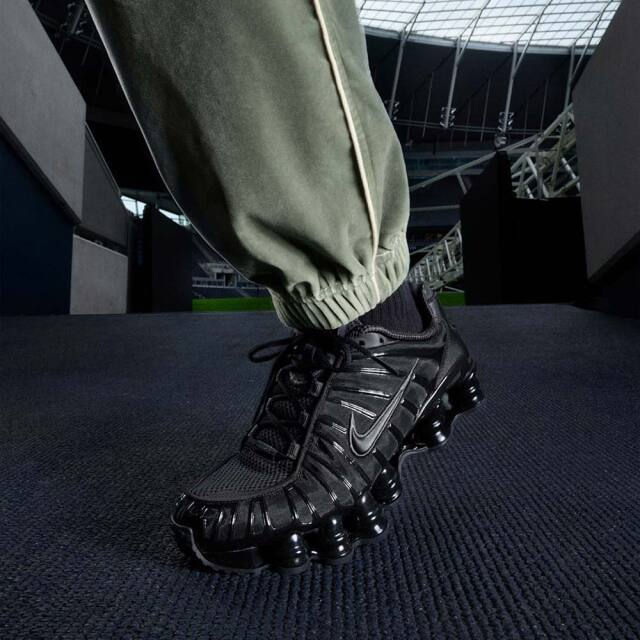 NIKEナイキWMNSSHOXTLウィメンズショックスTLAR3566-002