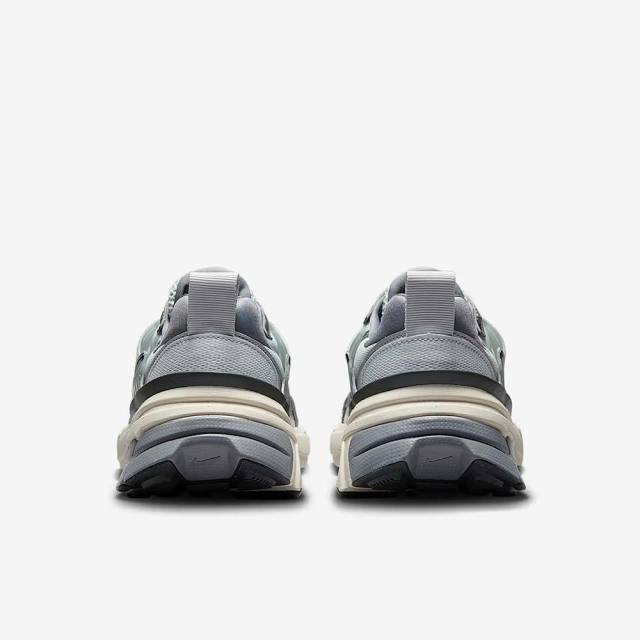 NIKE グレー スニーカー ナイキ NIKE V2K ラン スニーカー メンズ V2K RUN グレー HJ4497