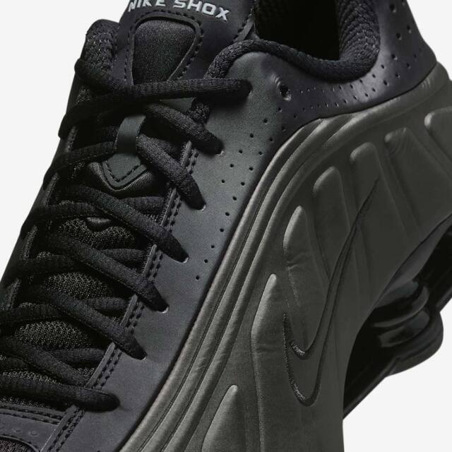 NIKEナイキSHOXR4ショックスR4HQ1988-001