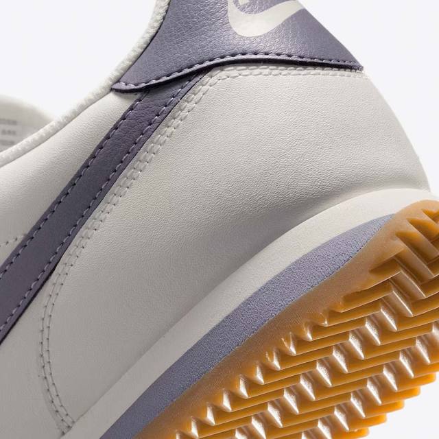 ナイキ コルテッツ NIKE CORTEZ セイル/ガムイエロー/セメント