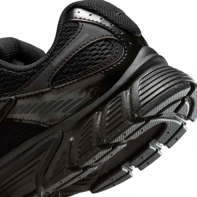 NIKEナイキWSV5RNRV5RNRHQ7901-001