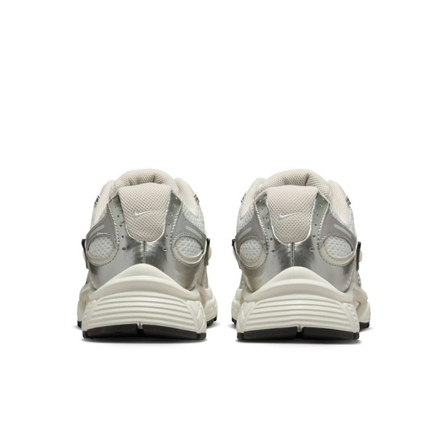 NIKEナイキWSV5RNRV5RNRHQ7901-104