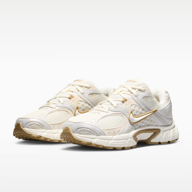 NIKEナイキV5RNRV5RNRHQ7901-115