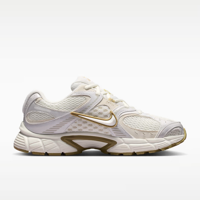 NIKEナイキV5RNRV5RNRHQ7901-115