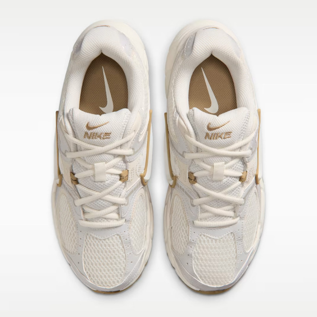 NIKEナイキV5RNRV5RNRHQ7901-115