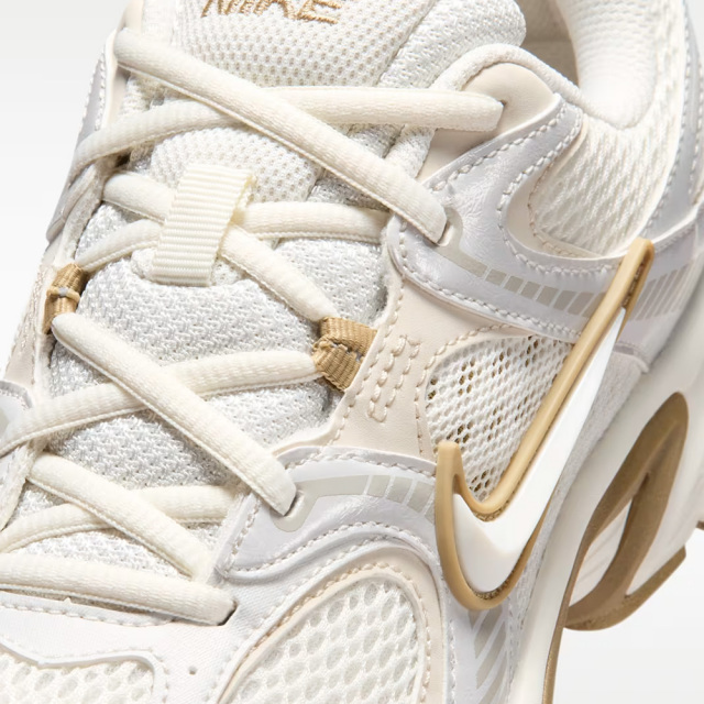 NIKEナイキV5RNRV5RNRHQ7901-115