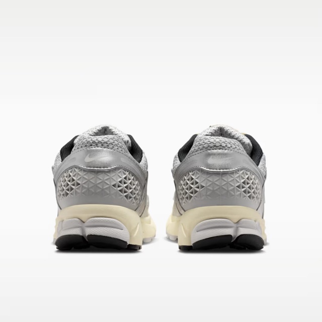 ナイキ ズーム ボメロ 5 NIKE ZOOM VOMERO 5 グレーフォグ