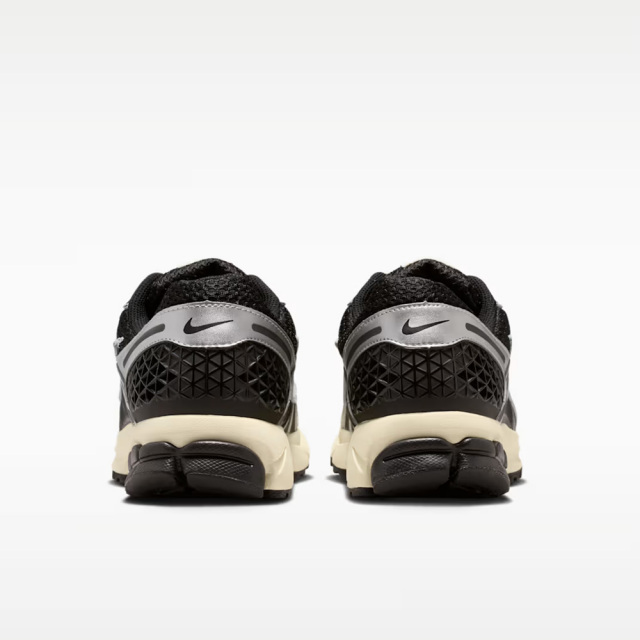 ナイキ ズーム ボメロ 5 NIKE ZOOM VOMERO 5 ブラック