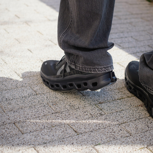 OnシューズオンCloudmonster1クラウドモンスター13MF30741043