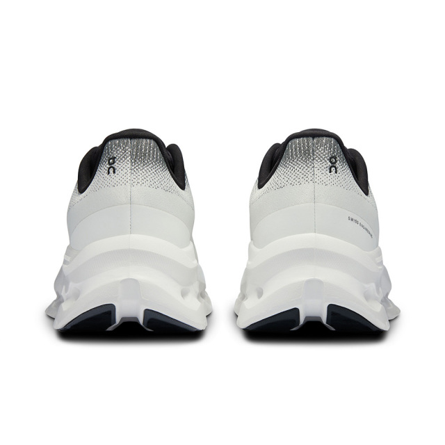 OnシューズオンCloudtiltクラウドティルト3WE10051430