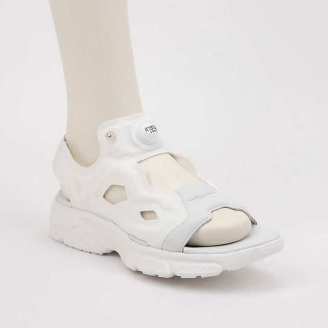 【Reebok】INSTAPUMP FURY SANDAL　サンダル　ホワイト インスタポンプフューリー サンダル ジップ / INSTAPUMP FURY