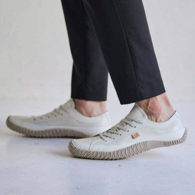 SPINGLEMOVEスピングルムーブスニーカーSPM-110Ivory【MADEINJAPAN】