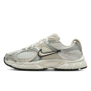 NIKEナイキWSV5RNRV5RNRHQ7901-104