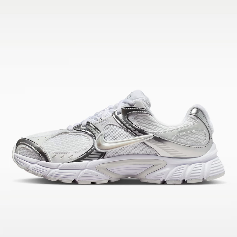 NIKEナイキV5RNRV5RNRHQ7901-112